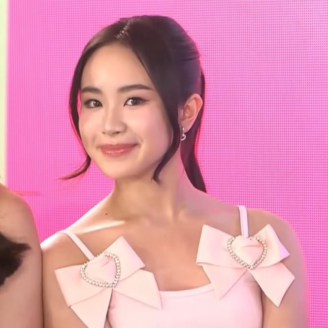 bea 𓎩 tweet media