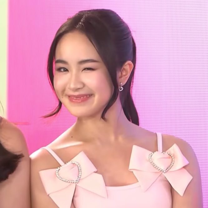 bea 𓎩 tweet media