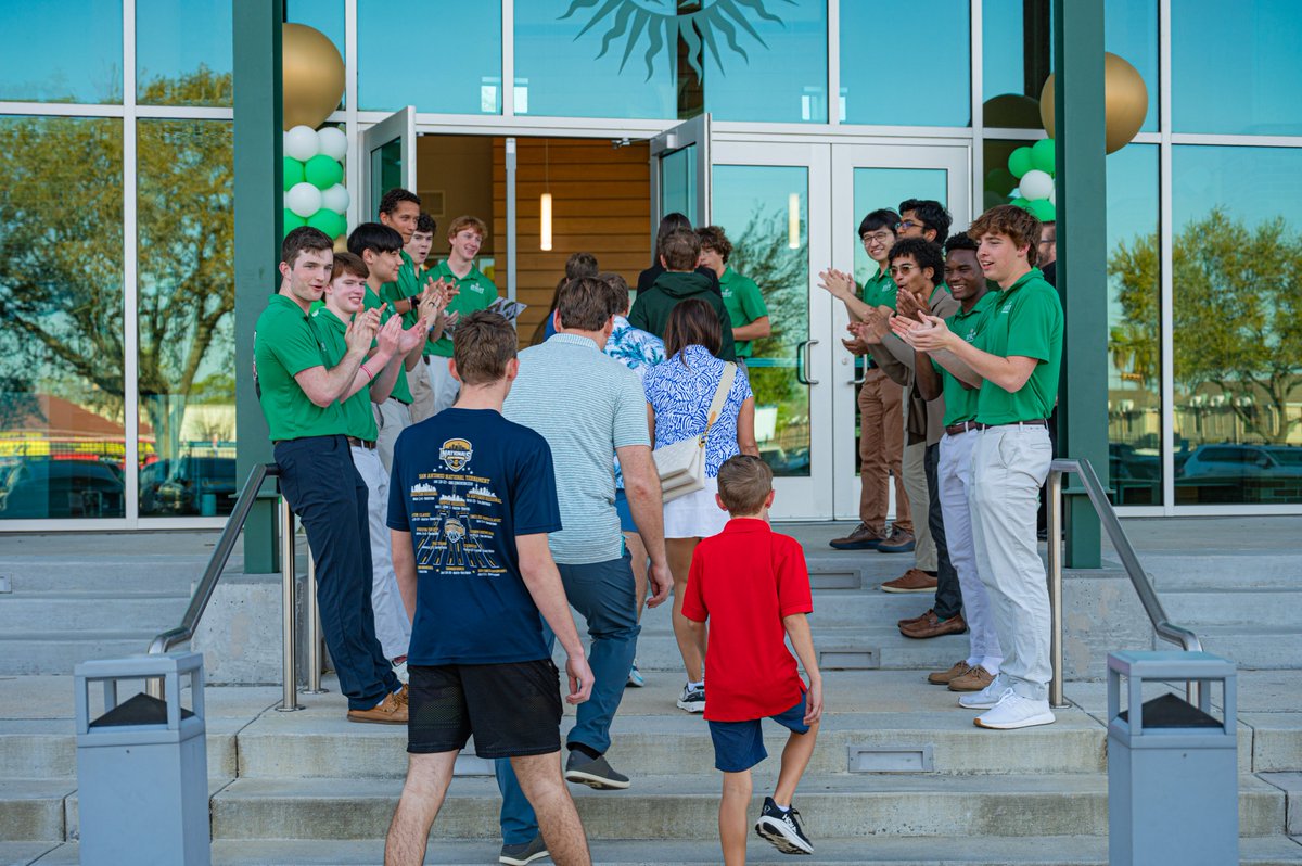Strake Jesuit tweet media