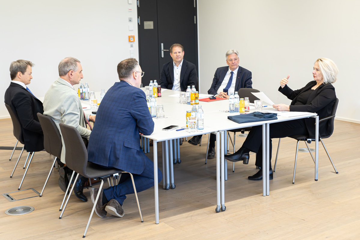 Peter Kaiser tweet media