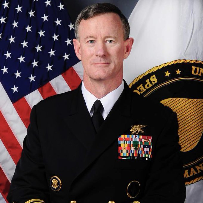 El almirante retirado de cuatro estrellas de la Marina y ex SEAL de la Marina, William McRaven, sobre Donald Trump: "A través de sus acciones, nos ha avergonzado ante los ojos de nuestros hijos, nos ha humillado en el escenario mundial y, lo peor de todo, nos ha dividido como