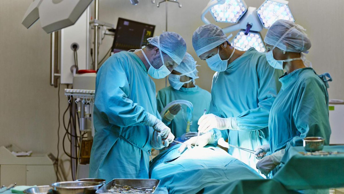 Arrestatieteam haalt verpleegster uit operatiekamer