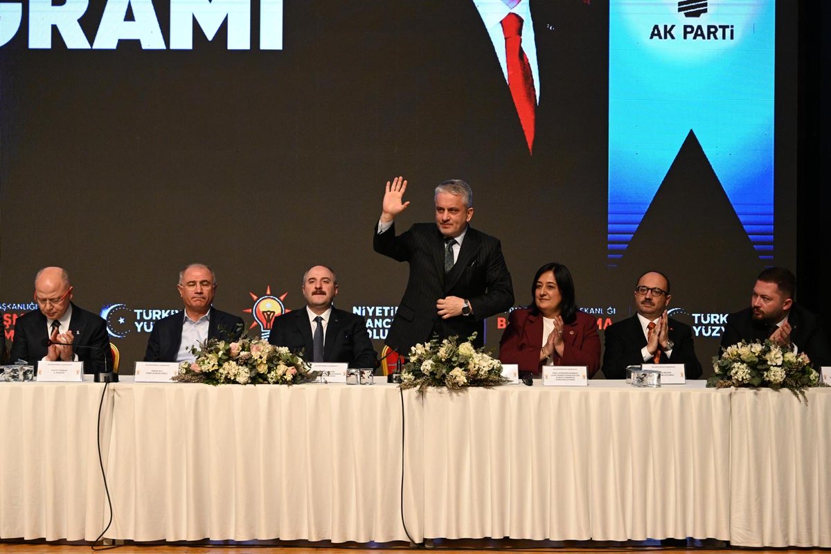 İl Başkanlığımızın düzenlediği Bayramlaşma programında teşkilatımız ve hemşerilerimiz ile bir araya geldik. Rabbim birliğimizi beraberliğimizi daim eylesin inşaallah.

#MilletimizleBayramımızBir