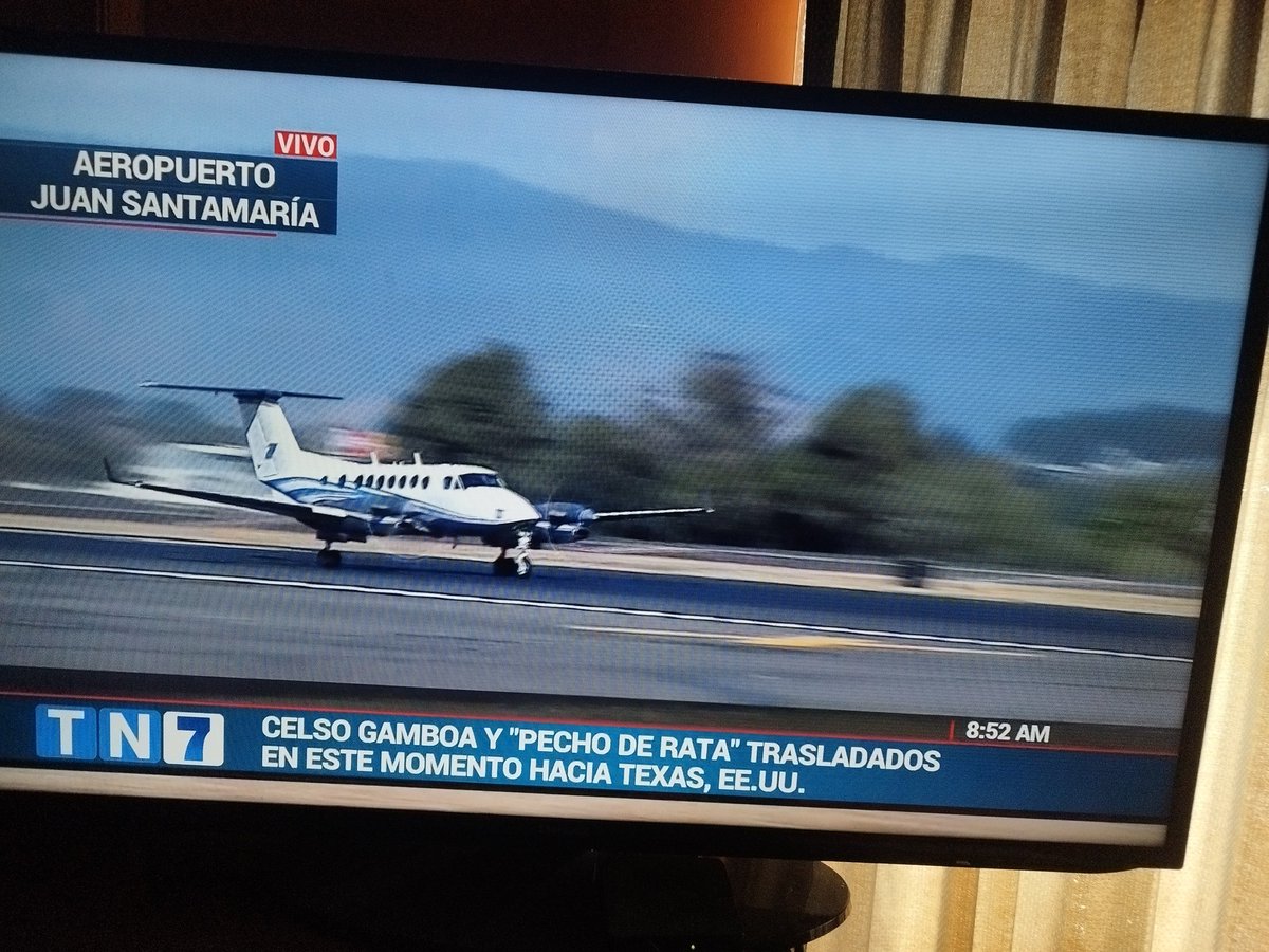Momento histórico: El Ex-Presidente de Limón Fútbol Club, Celso Gamboa y Edwin López Vega "Pecho de Rata" se convierten en los primeros extraditados en Costa Rica.
