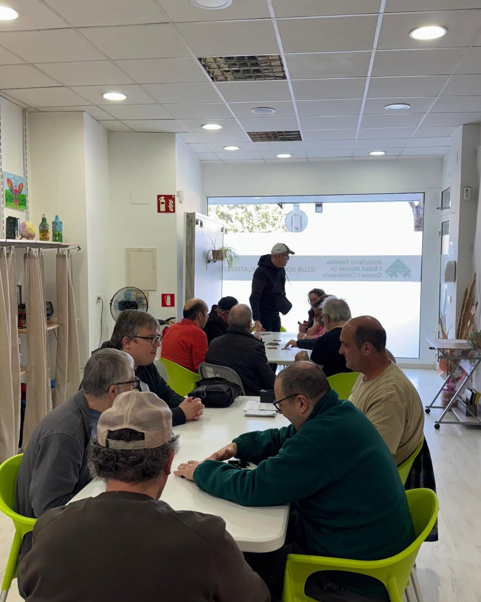 FamiliaiSalutMental tweet media