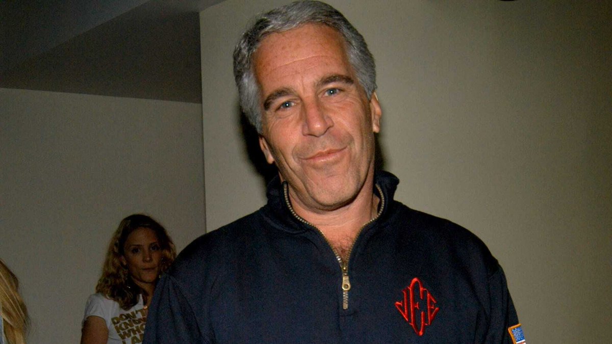 Social media buzzes over 'Palm Beach Pete', a Florida man resembling  Epstein. Read more: https://t.co/K7rtJhblRn
