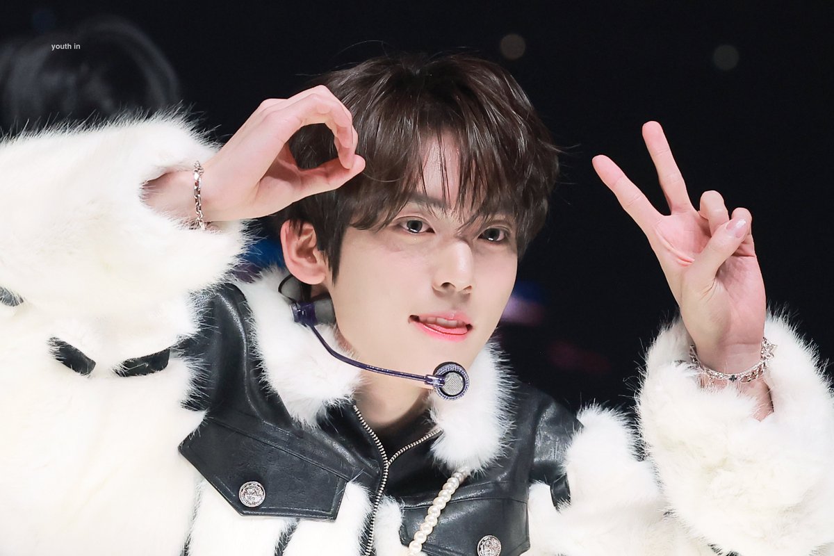 youth in tweet media