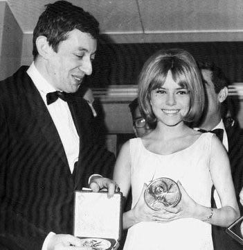 InEurovision's tweet image. On this day in 1965 the 10th contest took place from the Sala di Concerto della RAI in Naples 🇮🇹 hosted by Renata Mauro
18 songs took part with Ireland 🇮🇪 debuting and Luxembourg 🇱🇺 gaining its 2nd victory with “Poupée cire, poupée de son” sung by France Gall
#Eurovision #Naples