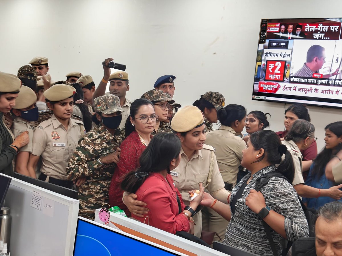 In an unprecedented atrocity and attack on freedom of media in India, the Rafi Marg office of the nation’s oldest news agency, United News of India (UNI), was literally attacked by a police force that would put an anti-terror operation to shame. Employees were not given time to