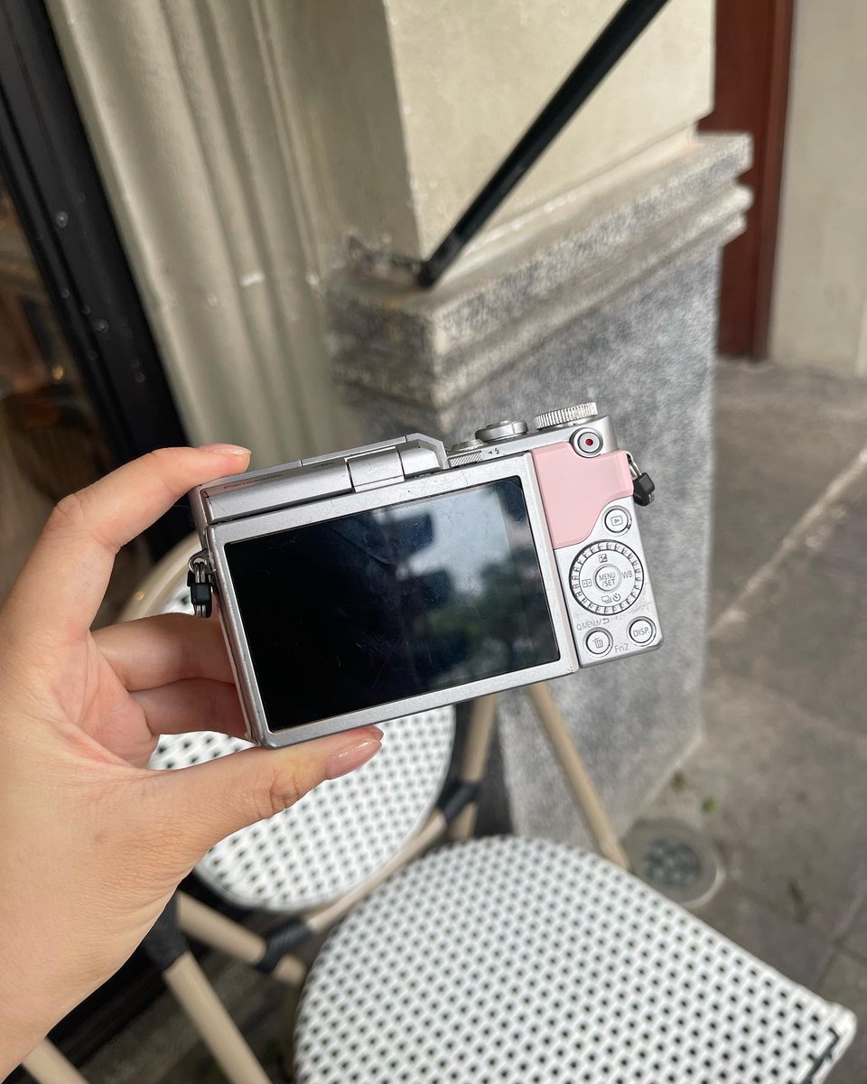 รชต tweet media