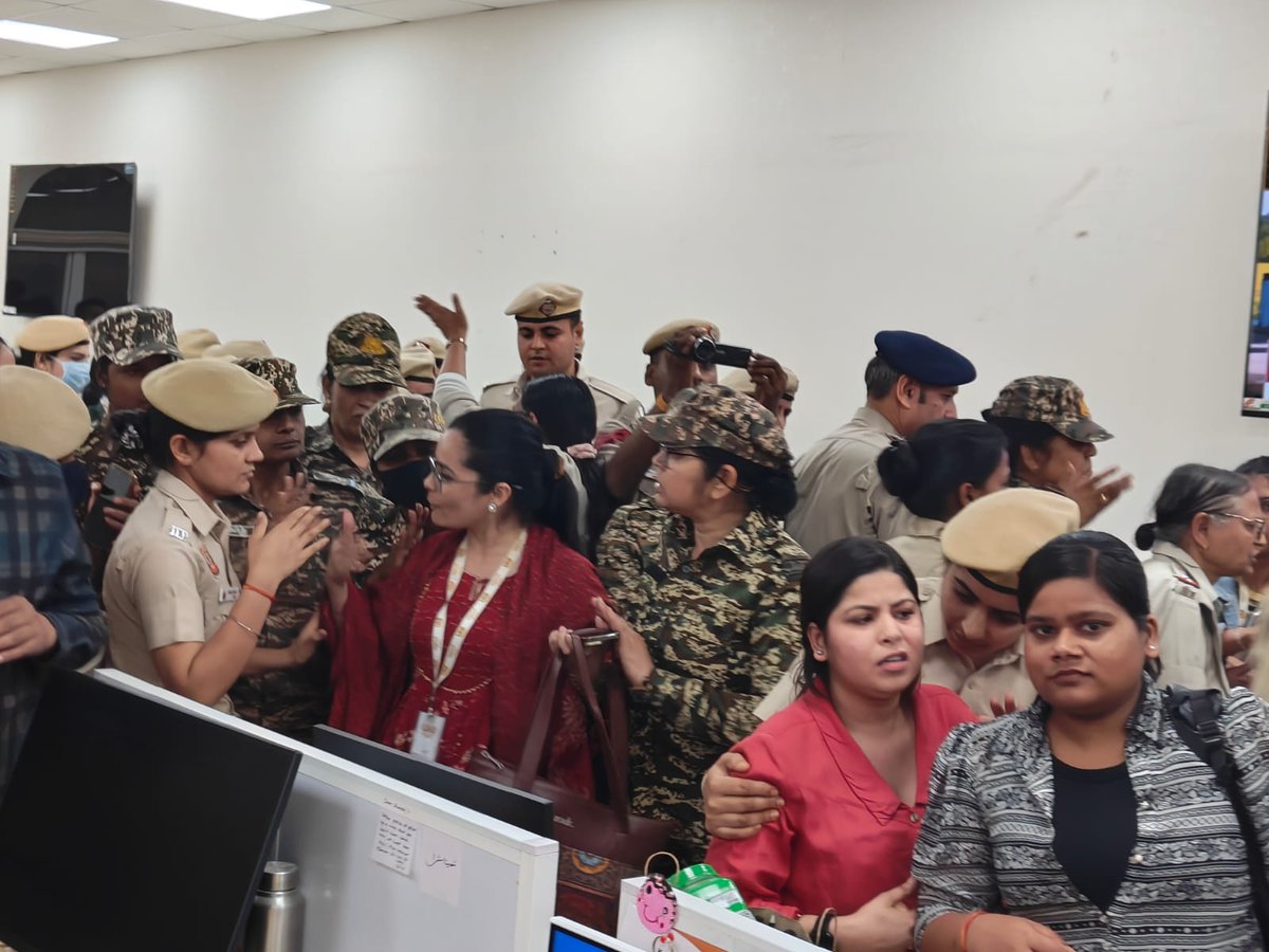 In an unprecedented atrocity and attack on freedom of media in India, the Rafi Marg office of the nation’s oldest news agency, United News of India (UNI), was literally attacked by a police force that would put an anti-terror operation to shame. Employees were not given time to