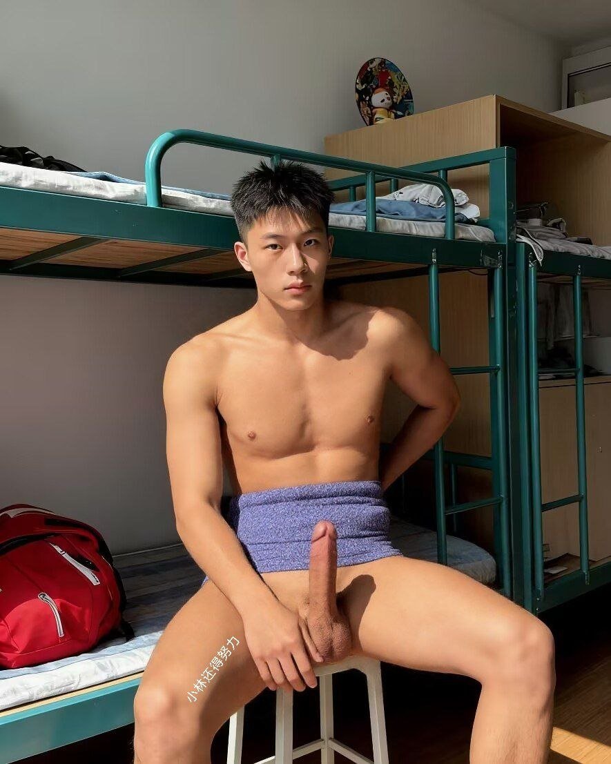 noluracaar60148's tweet photo. 新人报道 1s  体育生刚被朋友推荐过来玩X   喜欢的可以来聊聊  不是直男 刚玩回复快���🥰
#体育生  #白袜  #男同  #腹肌 #sm https://t.co/2oi8s6CH24