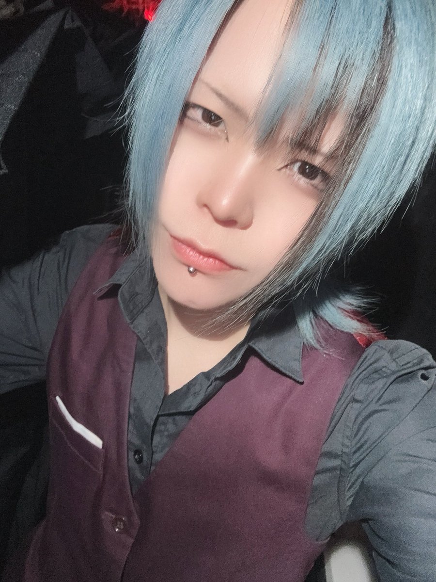 ログインっ

本日PERSONAにて
朝５時まで！！！
待っておるやで！！！

#大阪 #男装 #男装コンカフェ #中性 
#コンカフェ #ミナミ #宗右衛門町