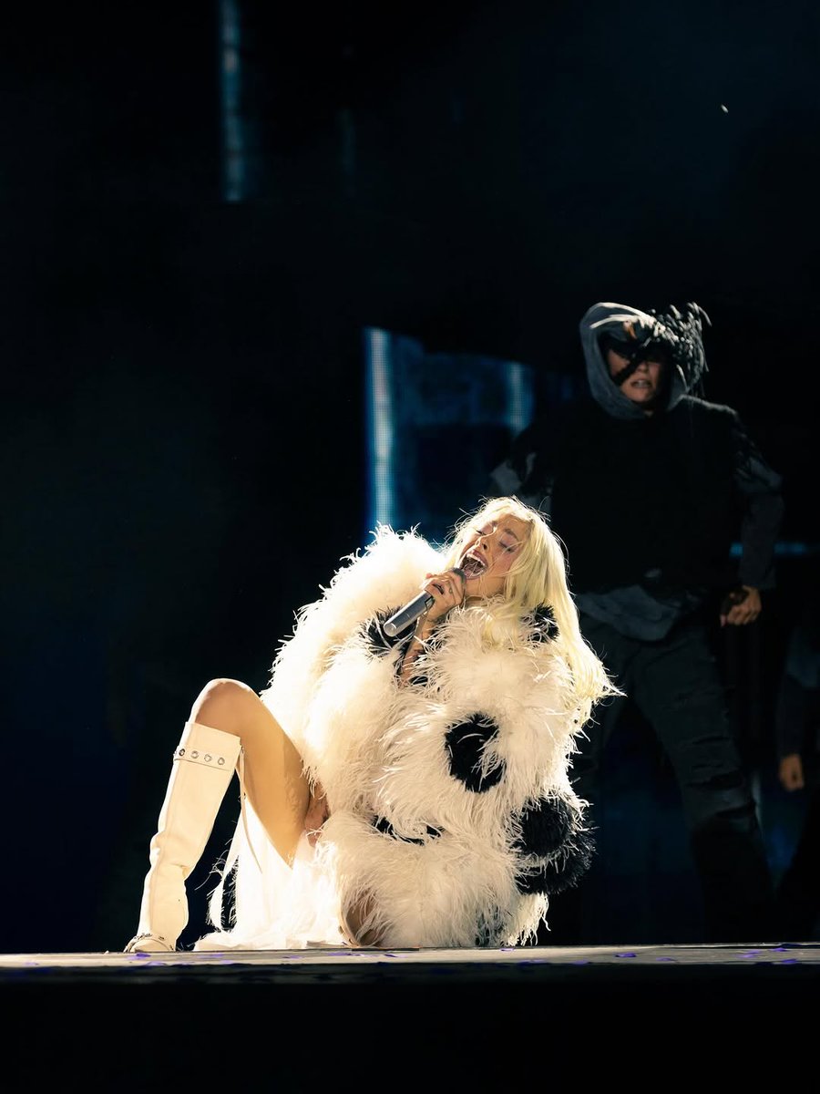 TINIOnTours's tweet image. Ake Music anuncia el nuevo horario para el show de #FUTTTURA en Córdoba hoy Viernes, para las 20hs por posibles tormentas eléctricas.