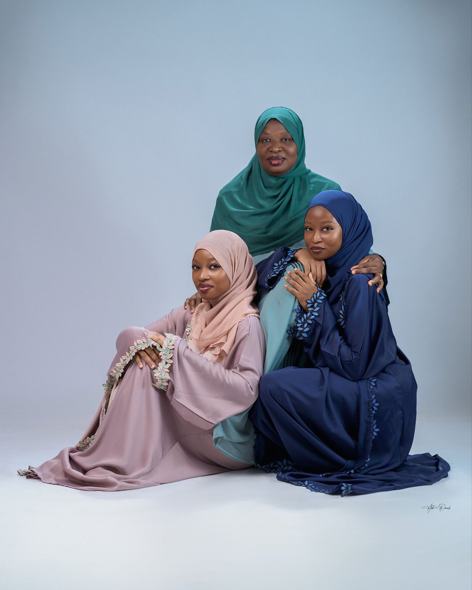 Taqaballahu min'na waminkum✨🌙

Eid Mubarak from me and my biggest blessings🥹🤍🥰

Abaya👗:<a href="/_EssentialWear/">Mimi01</a>