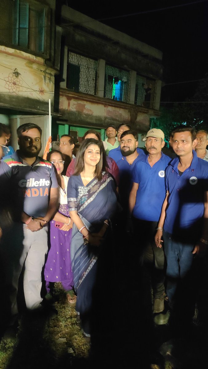 IndiaWantsMB's tweet photo. আজ ডায়মন্ড হারবার-যাদবপুর সাংগঠনিক জেলার সোনারপুর দক্ষিণের তৃণমূল কংগ্রেসের প্রার্থী সম্মানীয়া লাভলী মৈত্র মহাশয়াকে শুভেচ্ছা বার্তা ও সম্বর্ধনা জ্ঞাপন করলেন @IndiaWantsMB ডায়মন্ড হারবার-যাদবপুর সাংগঠনিক জেলার সদস্যরা।

#IndiaWantsMamataDi https://t.co/jspifZCJ7q