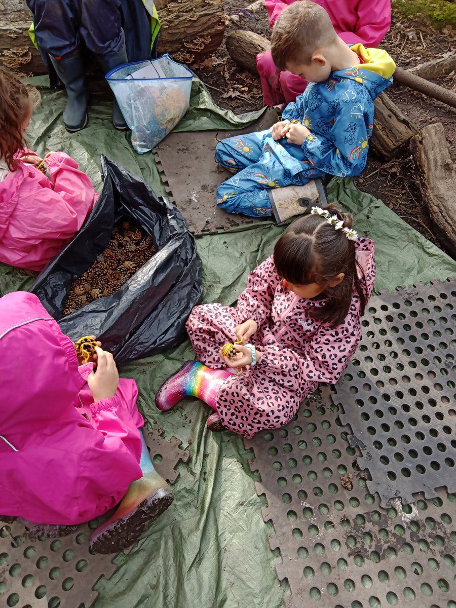 Miss Dennett tweet media