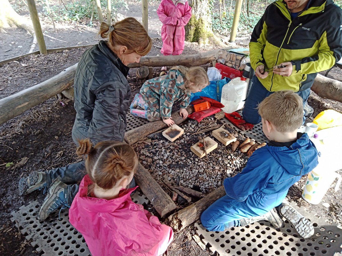 Miss Dennett tweet media