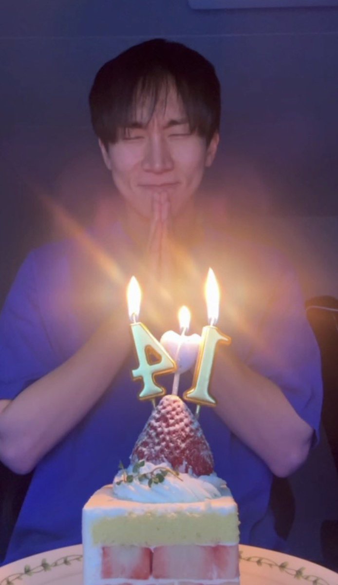 ㅅㅂ
속보) 6202년의 남자 서은광, 비투비 14주년에 41주년을 기념해...