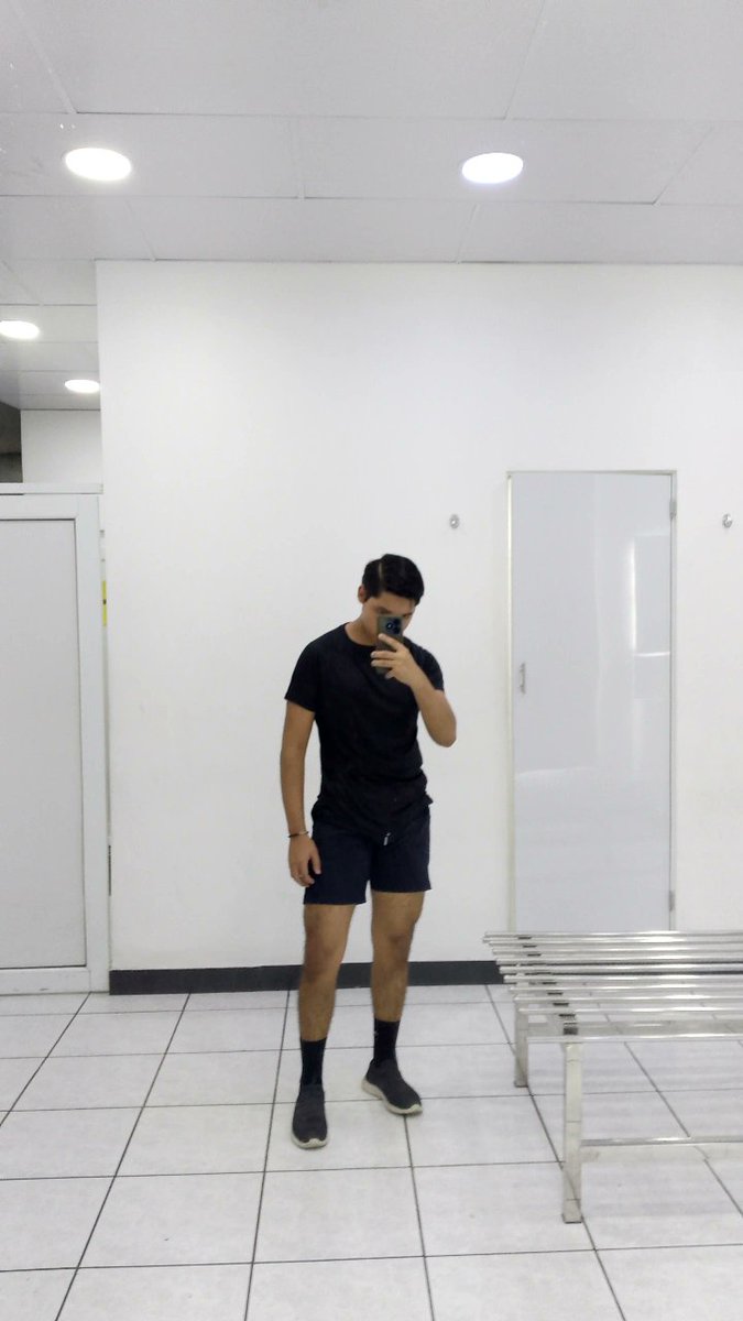 marvin_sg01's tweet photo. ¡Cumpliendo! 🔥
#X #gym #legday #ecuador #men #fypシ゚ https://t.co/Fh48A1a4aa