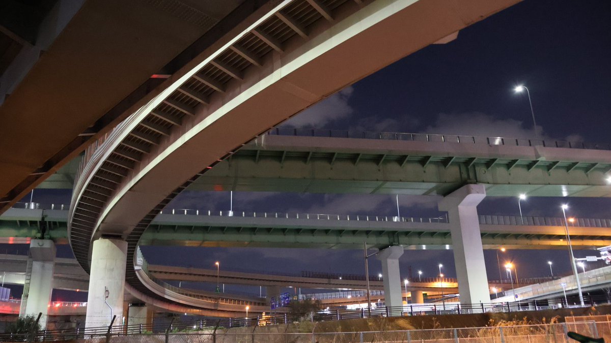 しろいこな tweet media