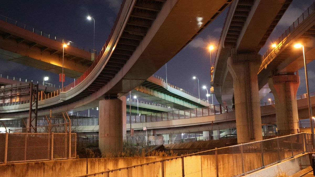 しろいこな tweet media