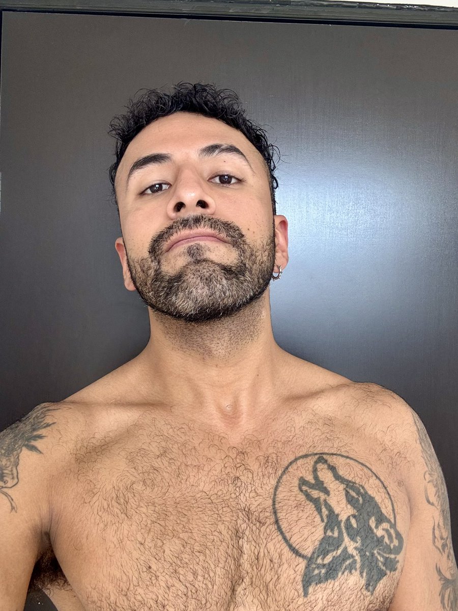 Shirtless Wolfie 🐺 tweet media