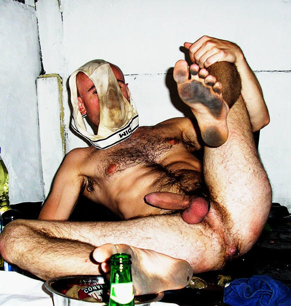 DirtyMindsRevue's tweet photo. Enfin le week-end ! on va pouvoir vivre comme on est vraiment ! Faites vous du bien, faites les porcs ! ♨️🩲🦶🐷👅🟡💩😜
Finally, the weekend! We can finally be ourselves! Treat yourselves, let be trash pigs!
#gaypig #gaydirty #gaytrash #dirtyminds #dirtymen #trashboys https://t.co/CCezZpK6Hc
