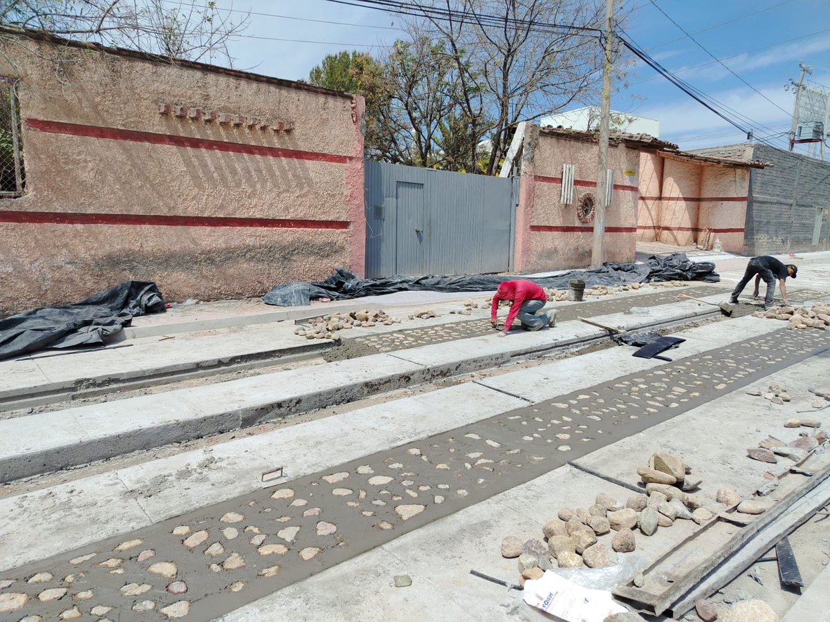 Dirección General de Obra Pública León tweet media