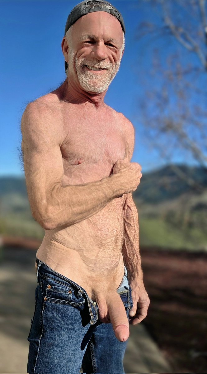 Daddy Plow tweet media