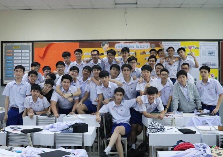 forrrpp's tweet photo. ม.6/3 มีใครหล่อกว่ามันบ้าง นี่ว่าไม่ https://t.co/D8XQkXEV0G