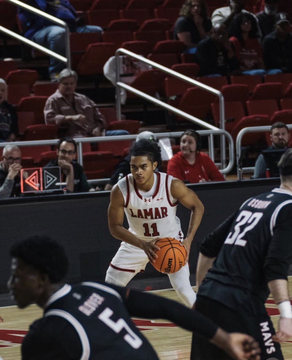 Tobias Bass tweet media