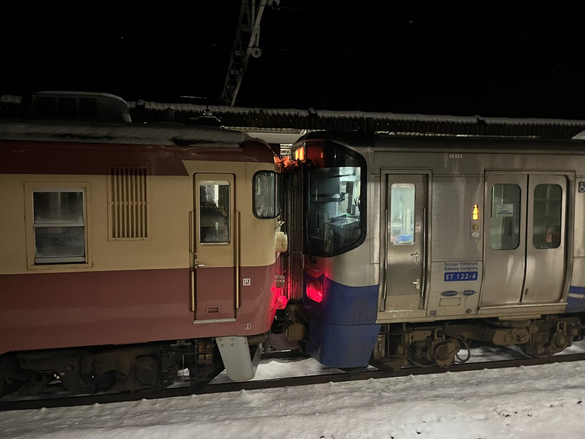 hoku_681k's tweet photo. まさか413系にトラブルが出て
2度目の気動車救援となるとわ😂 https://t.co/6YODvYdG2u