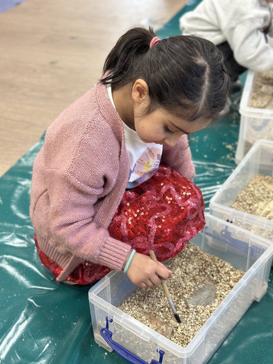 Hallfield School tweet media