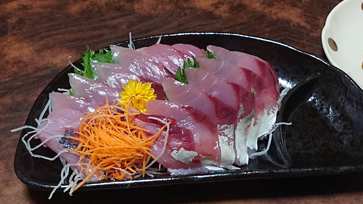 hiroyaiijima's tweet image. めんどくさいので😌ハンバーグに
しちゃいました✨
     大きな大きなハンバーグ！
これやると✨ご飯が減るのよね
明日は焼きそばかな？😅 さぁ❗
今夜は😁寝れないでしょうね😁
明日のイベント✨楽しんでください
#車で遊ぼう  #平手晃平  #Rings
お休みなさいませ〰️