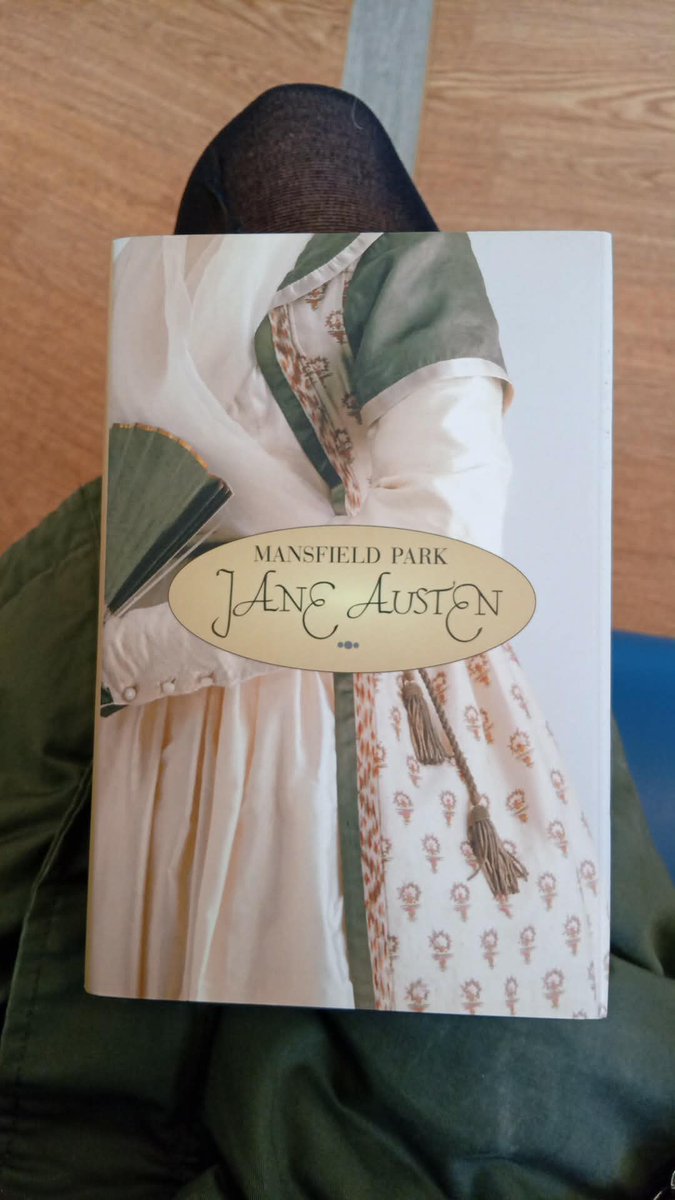 Wanda 💋 is recovering from surgery!! tweet media