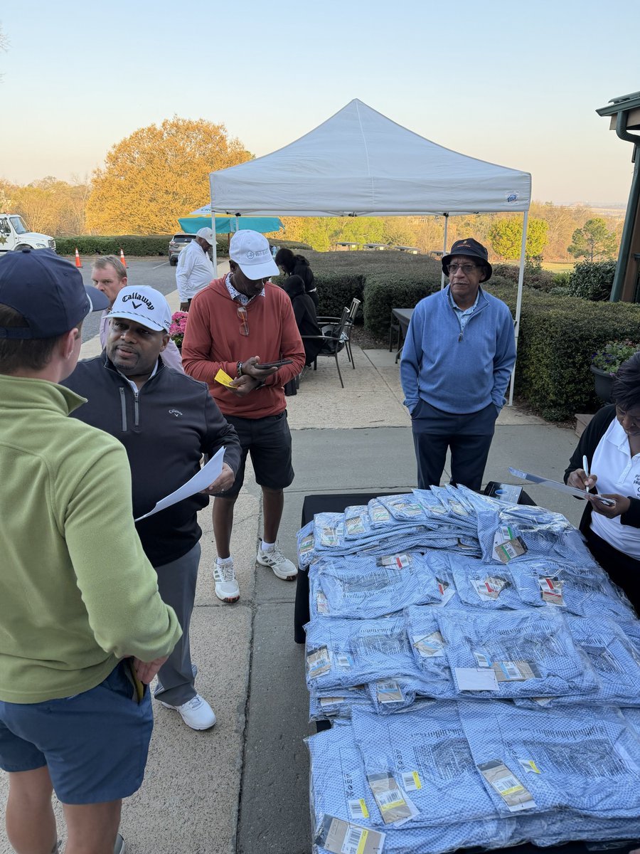 Highland Park Golf tweet media