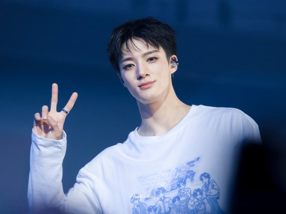 loving_127's tweet photo. 260320 드림쇼4 앙콘
🐶✌🏻
#Jeno #제노
#NCTDREAM #THEDREAMSHOW4 #FUTURETHEDREAM
#NCT https://t.co/Y4QYYYwYCd