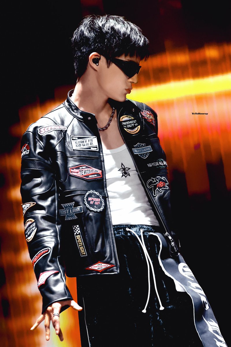 YeYeHooray tweet media