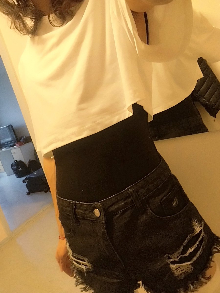 CallMeRobyn tweet media