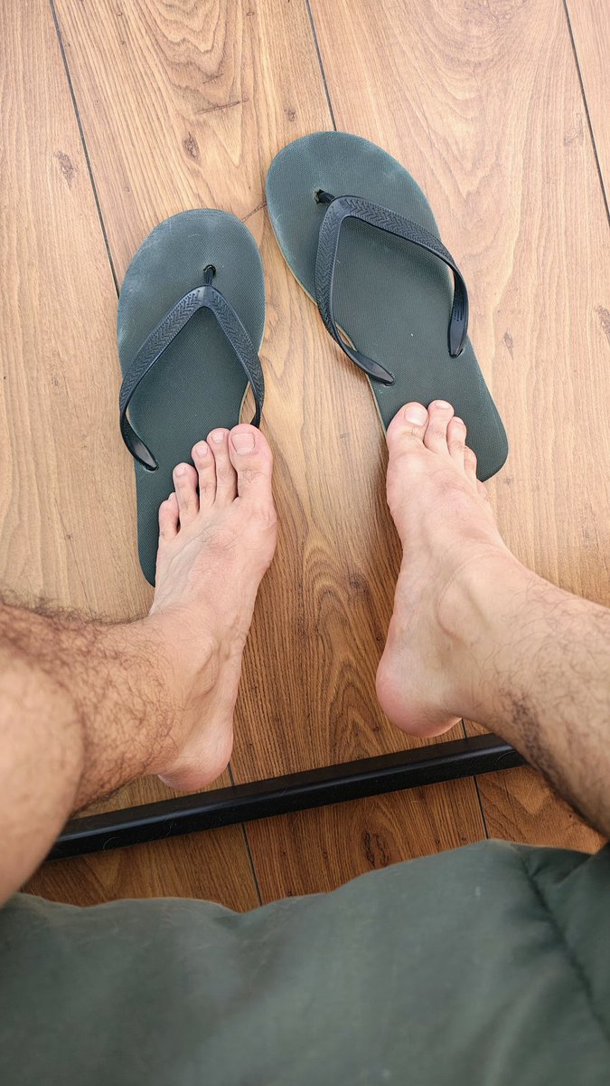 Jrob feet tweet media