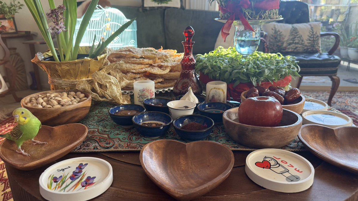 OmidSalman's tweet photo. نوروز مان پیروز 
Nowruz Piruz https://t.co/8f9RQhpeDg