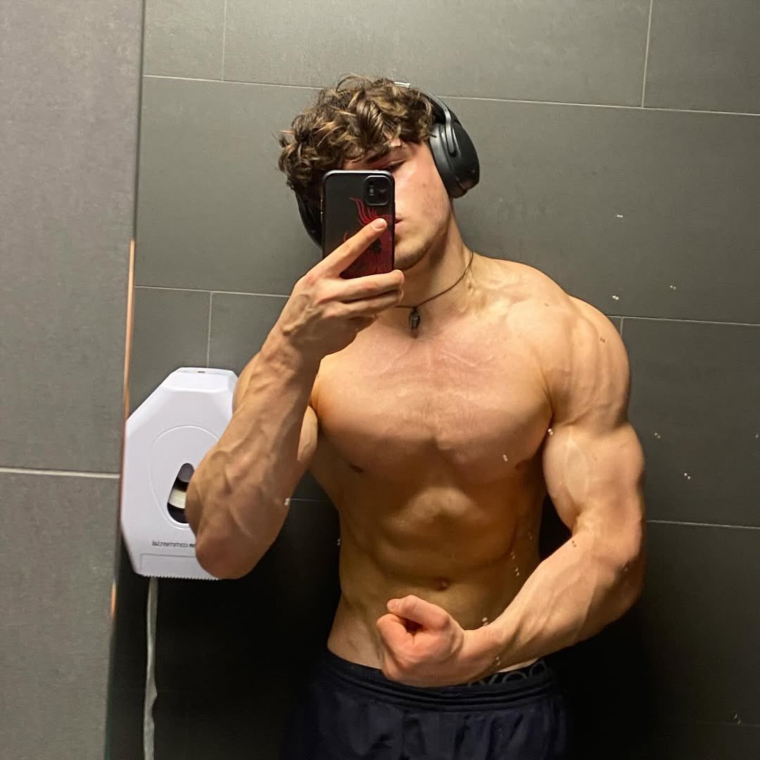 KING FARROWTAIT 🇬🇧 tweet media