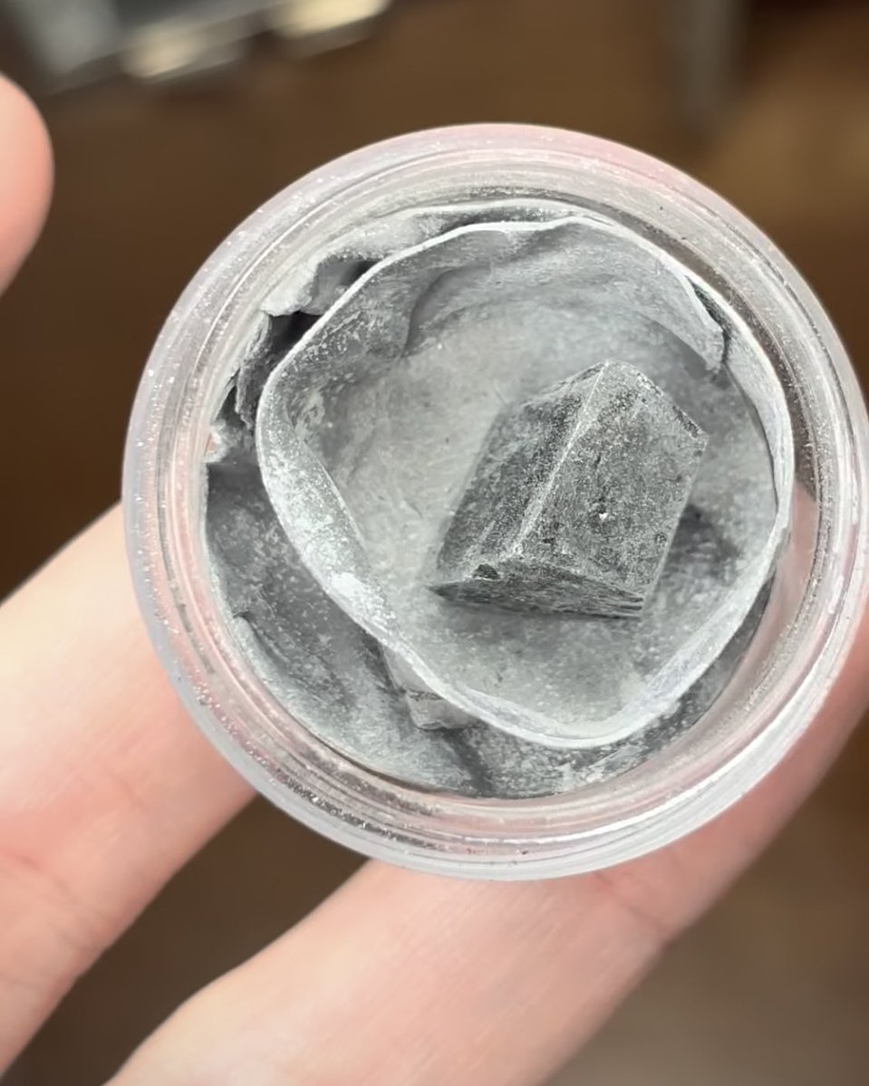 Radioactive Red tweet media