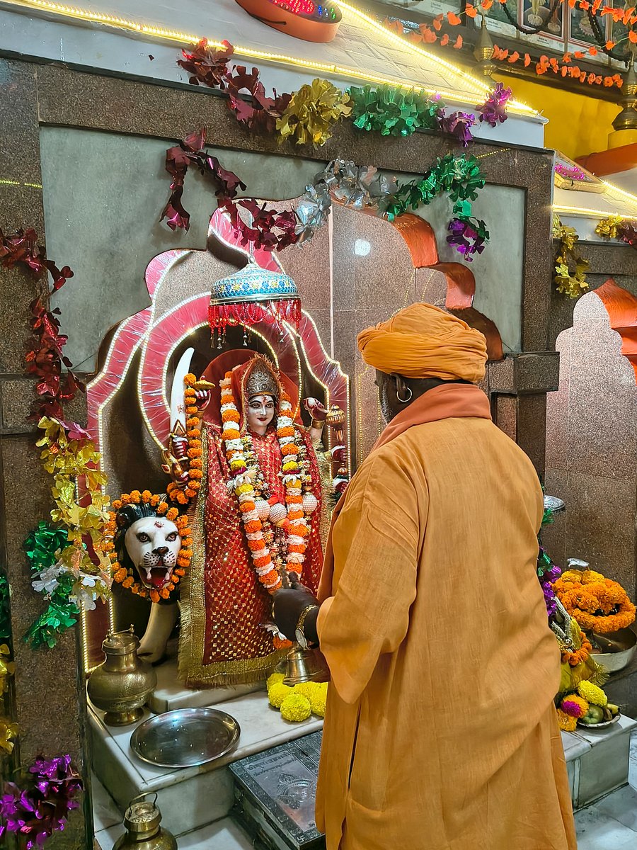 Shri Gorakhnath Mandir tweet media