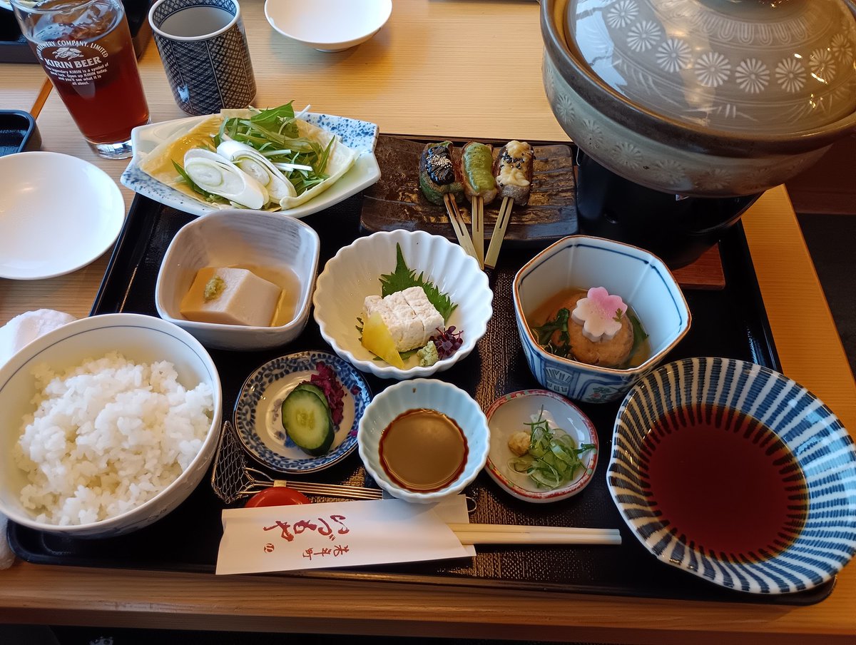 kensukesan33's tweet photo. 先斗町いづもや
湯豆腐御膳
#先斗町いづもや #いづもや  #京都グルメ #グルメ   #先斗町 https://t.co/DPtYlBU1bL