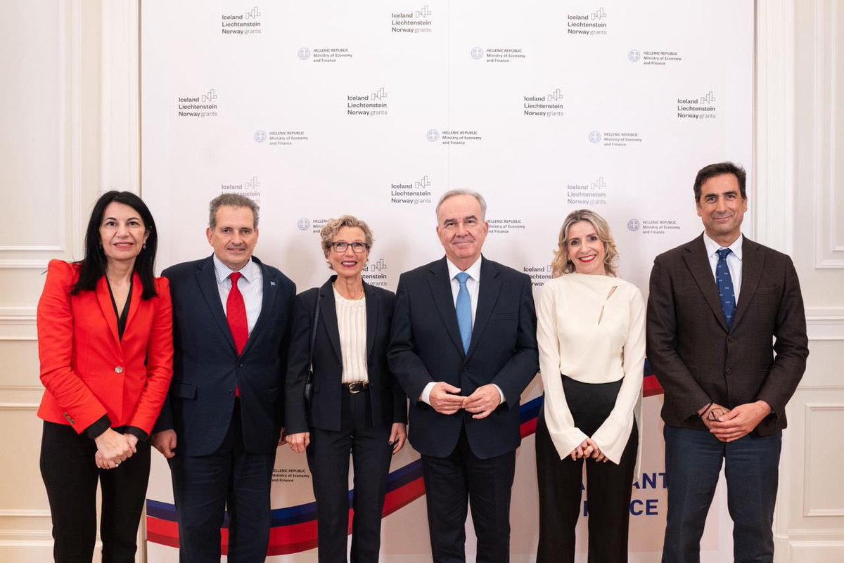 Νίκος Παπαθανάσης tweet media