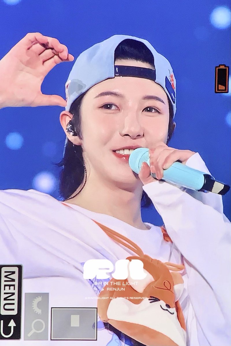 𝙍 𝙄𝙉 𝙏𝙃𝙀 𝙇𝙄𝙂𝙃𝙏. tweet media