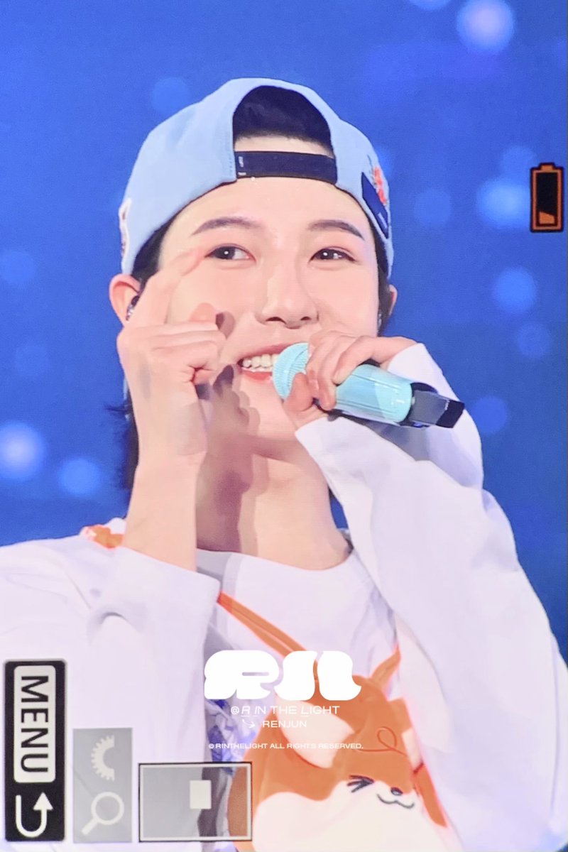 𝙍 𝙄𝙉 𝙏𝙃𝙀 𝙇𝙄𝙂𝙃𝙏. tweet media