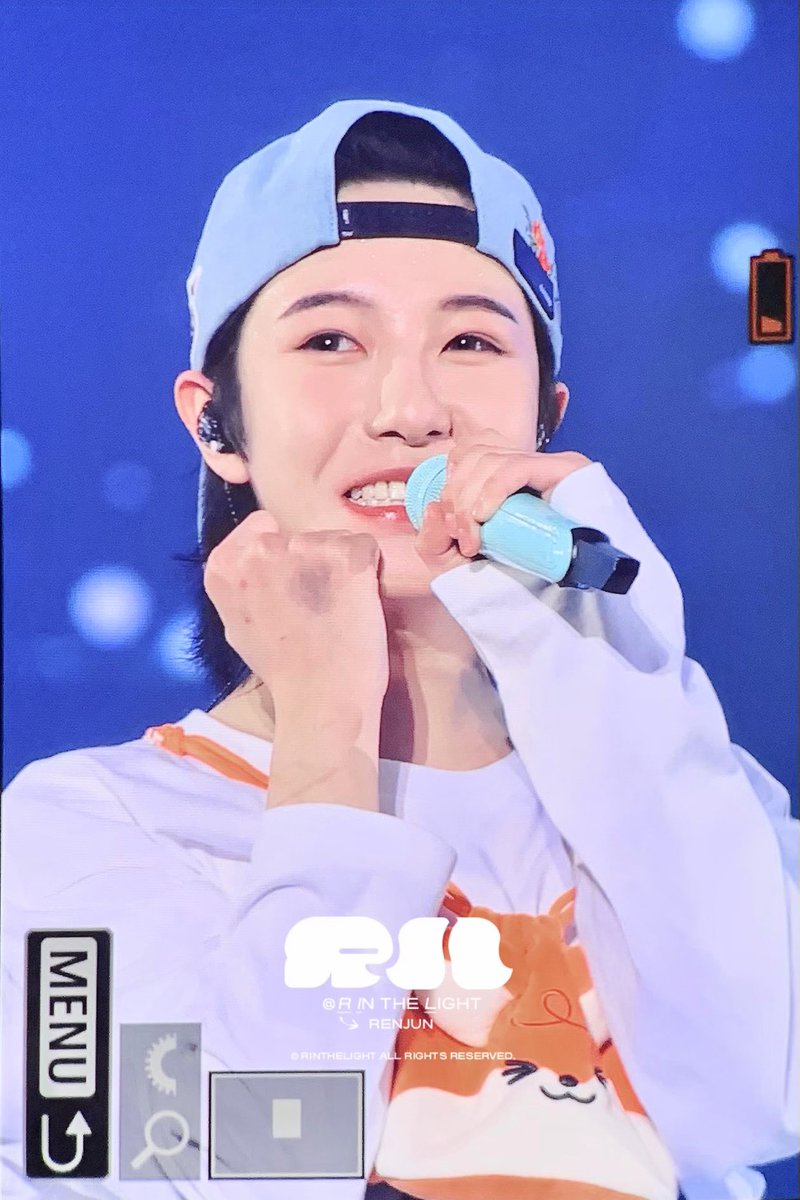 𝙍 𝙄𝙉 𝙏𝙃𝙀 𝙇𝙄𝙂𝙃𝙏. tweet media